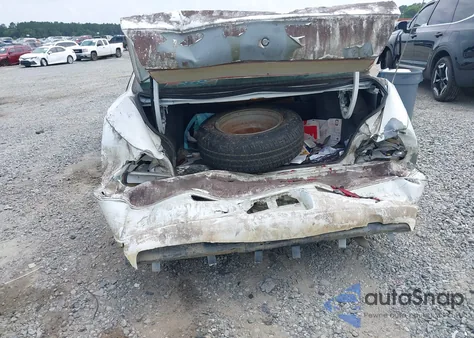 1996 Oldsmobile 88 Ls from USA, damaged, VIN 1G3HN52K6T4851023